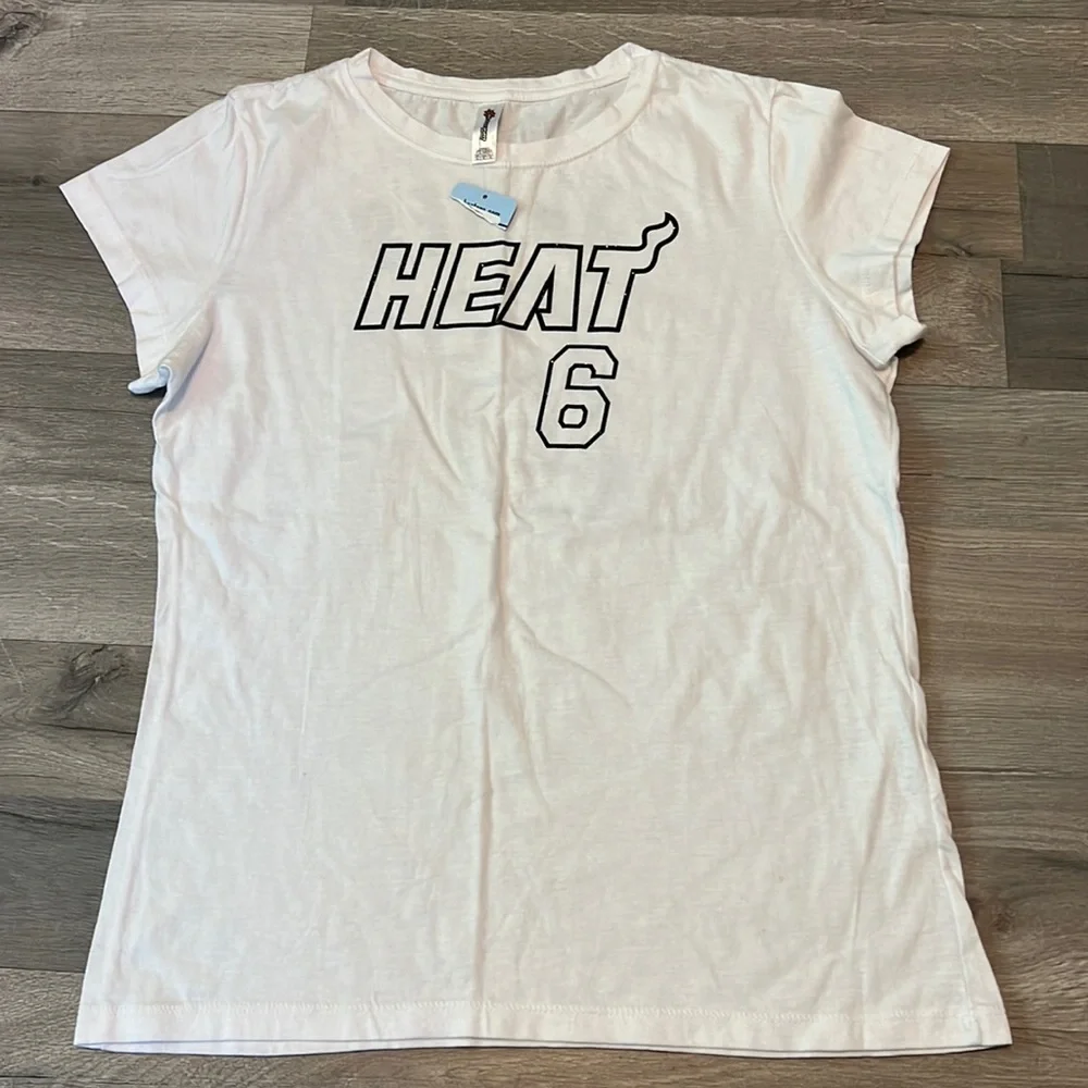 NWT Lebron James Miami Heat Glitter Short Sleeve T-shirt